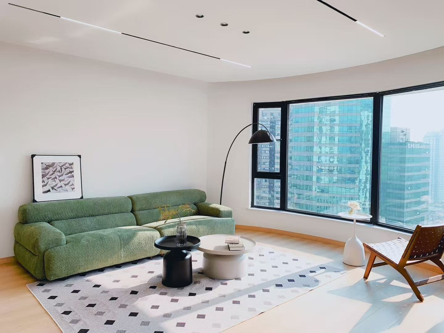 Nice 3br with balcony at Huangpu 黄浦众鑫城3房