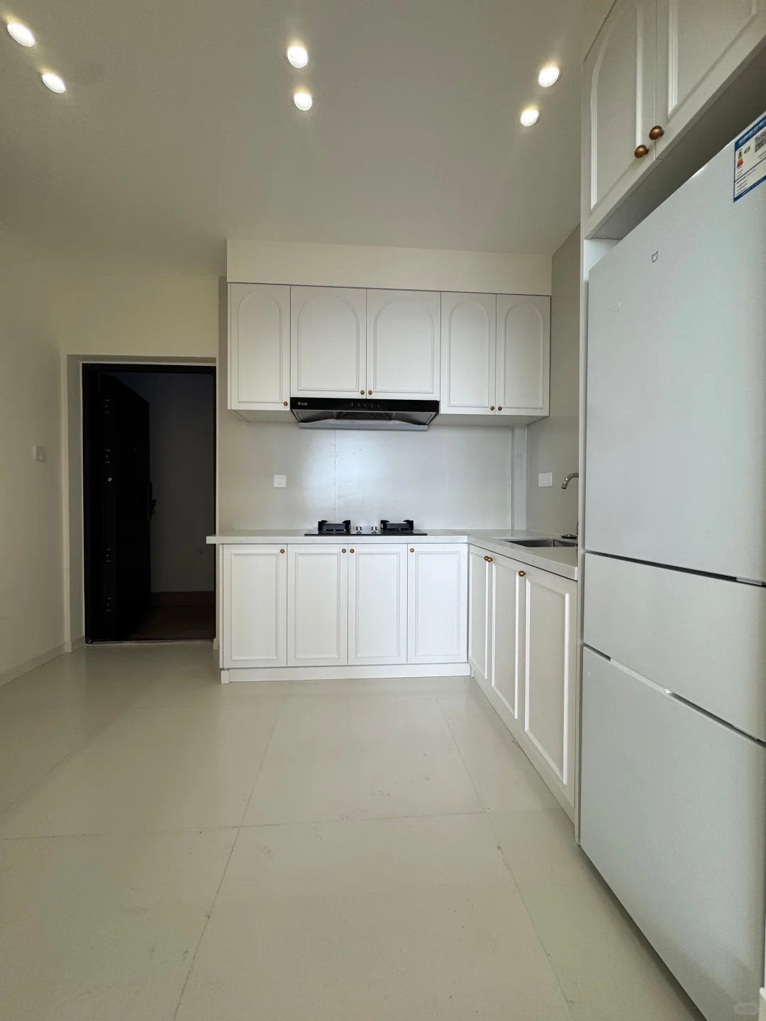 Spaciouse 1br at zhabei park 闸北公园1房