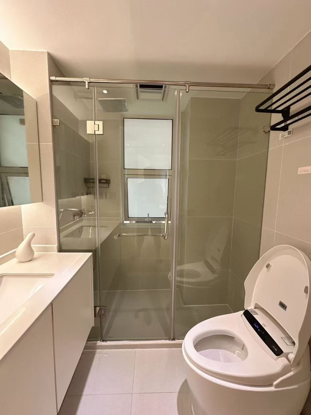 modern 2br with balcony at wuding rd 鑫和大厦2房带阳台