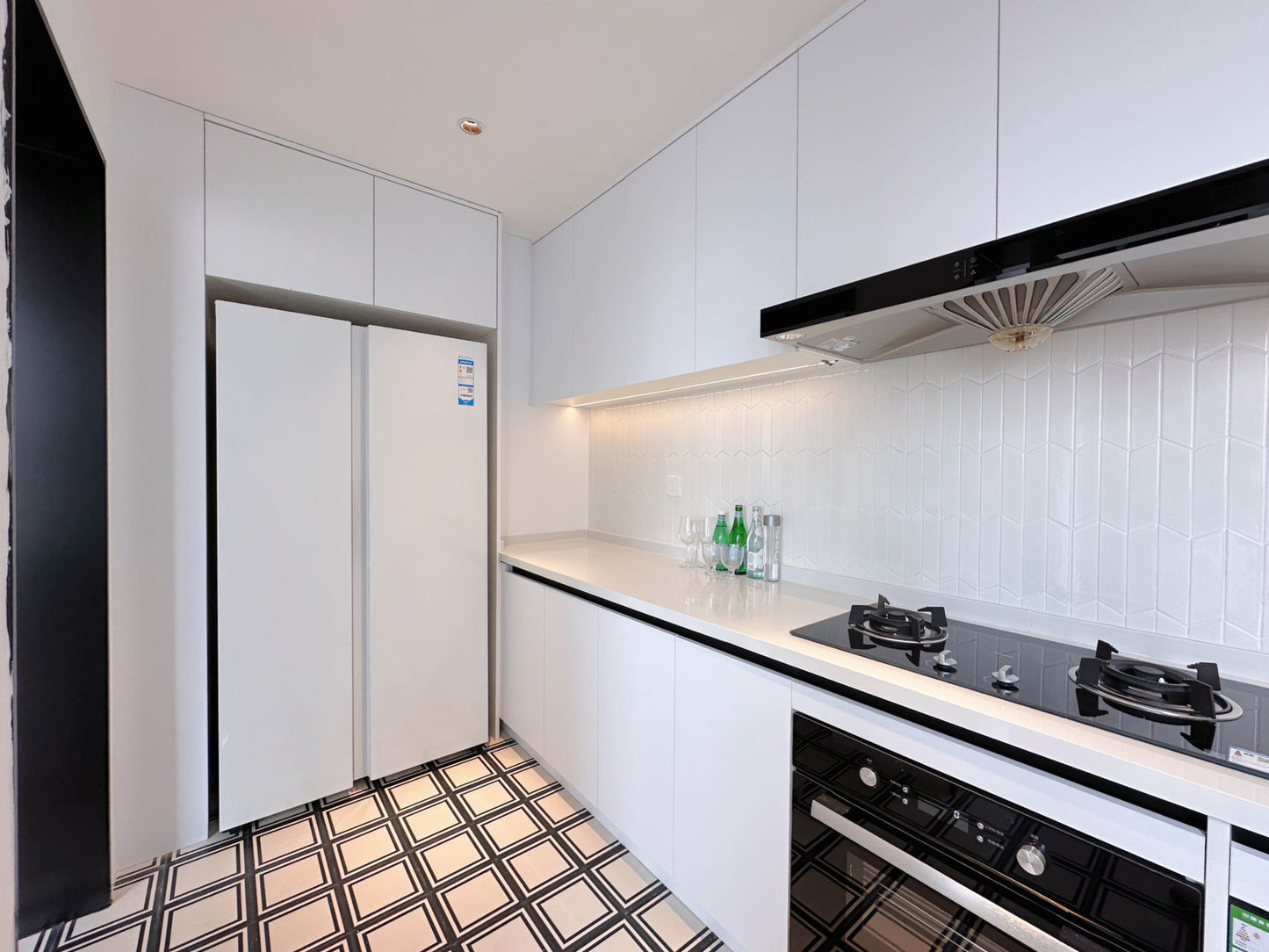 Nice 3br with open balcony at near Xintiandi 汇龙新城3房