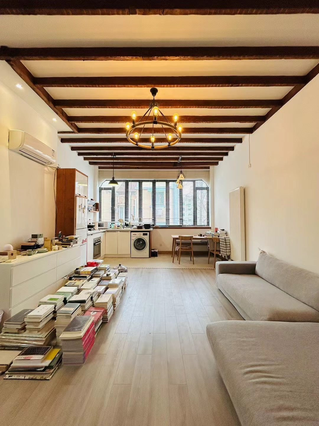 Middle Huaihai rd 2br with terrace 淮海中路2房带露台