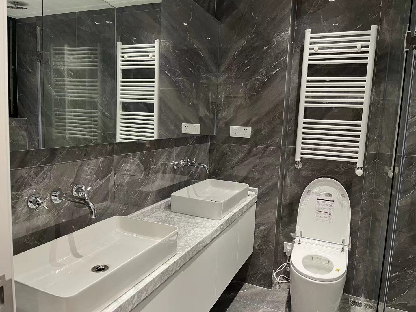 Brand new 3br with floor heating in jingan 达安花园3房