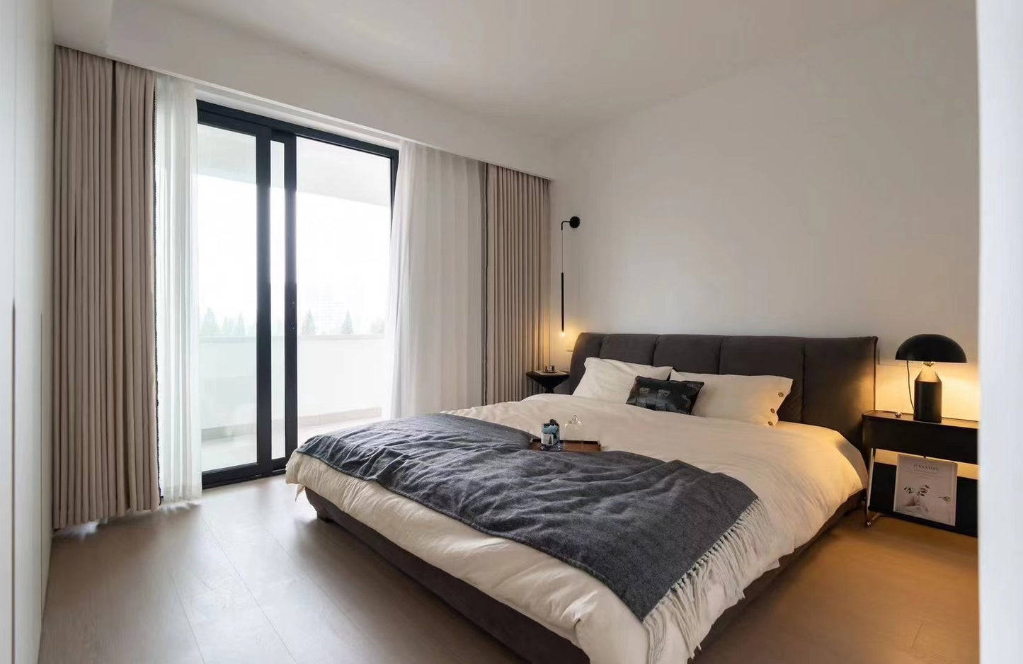 Nice 3br with balcony at jiaotong university 海富公寓3房