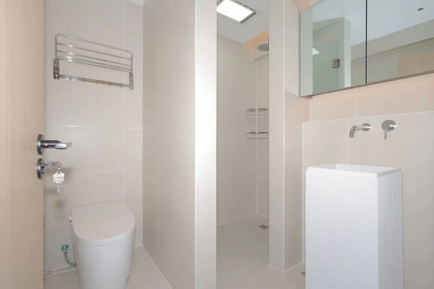 Modern 3br with floor heat / west nanjing rd 亚成公寓3房地暖