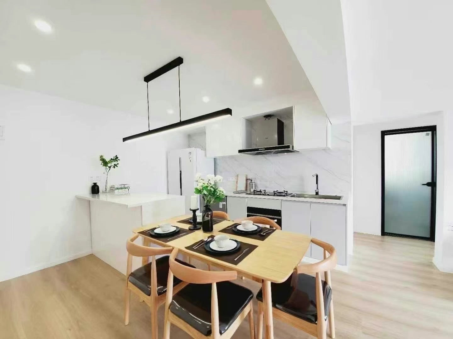 Modern 2br with study apt balcony 达安锦园2+1房带阳台