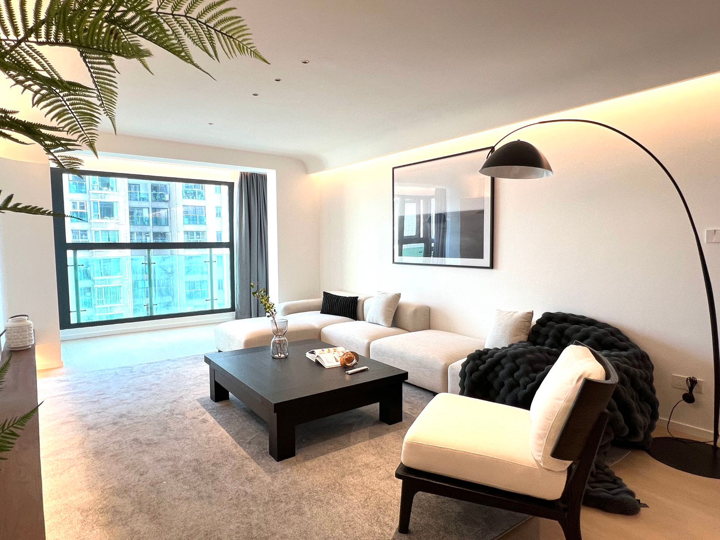 Spacious 3+1br with floor heating / Xujiahui 徐家汇花园3+1房