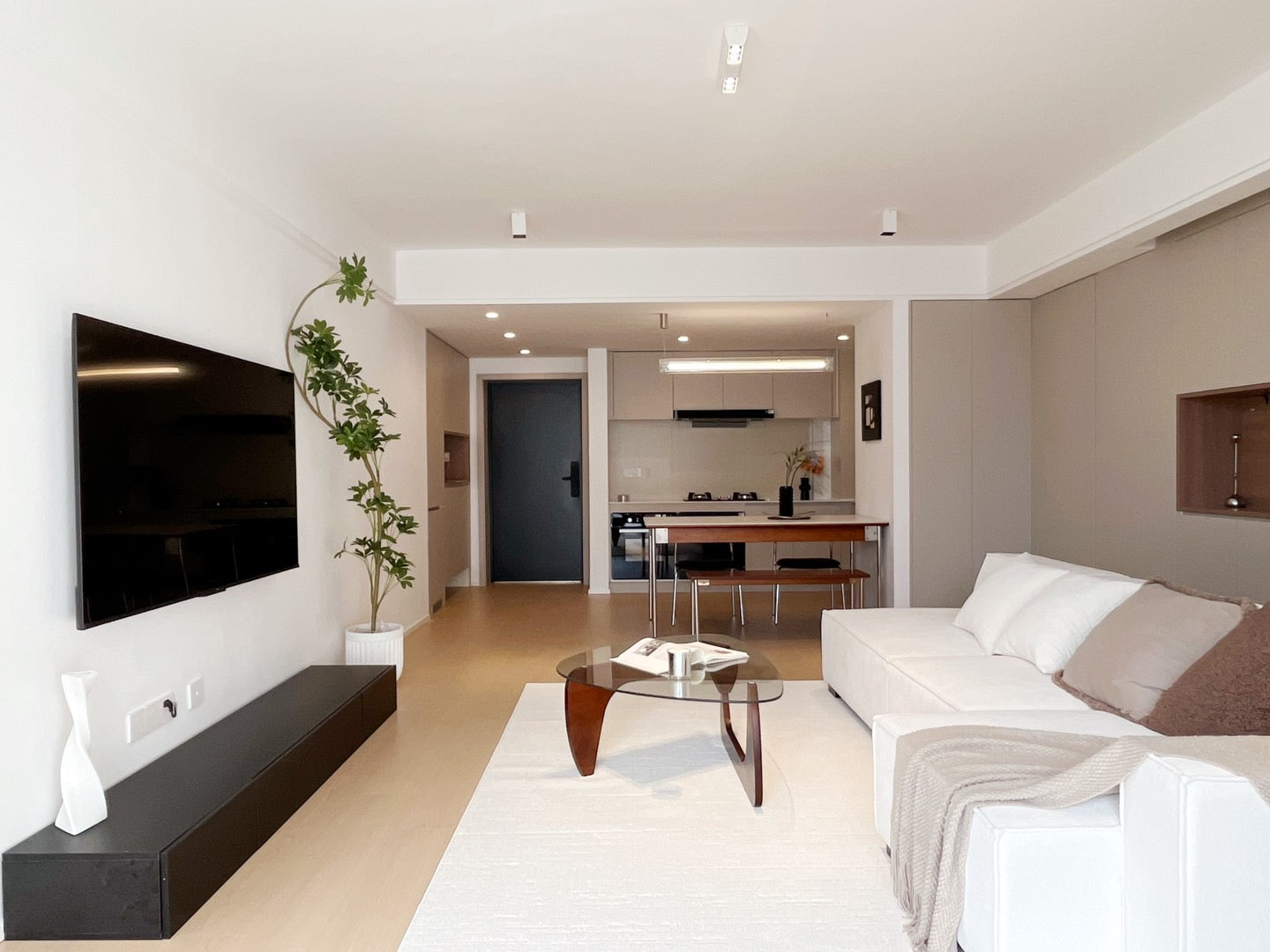 Brand new 2br 2bath with floor heating 中远两湾城2房