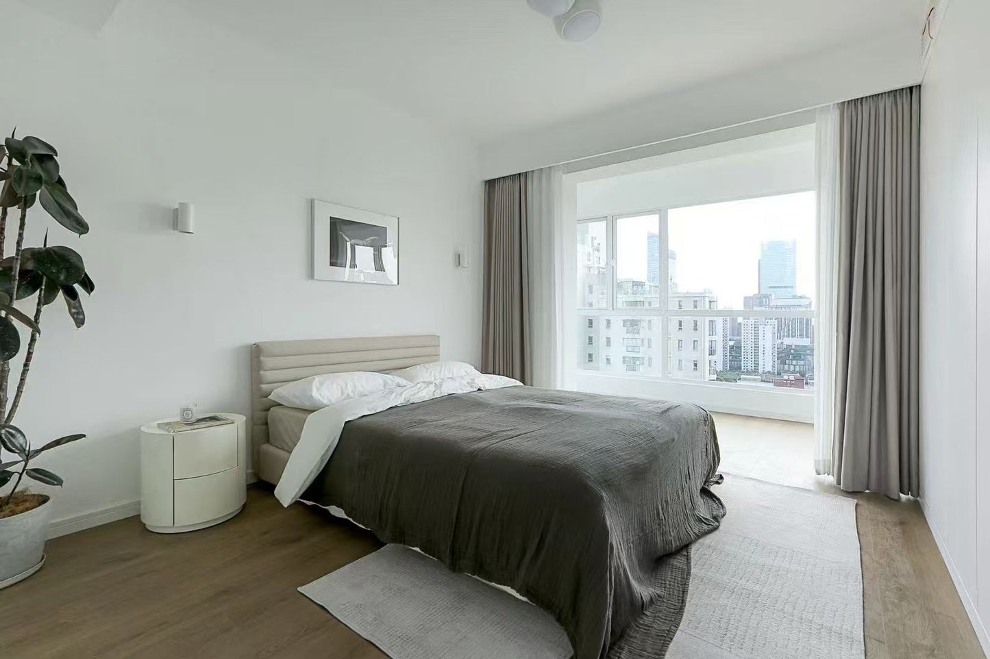 Spacious 4br apt with floor heating at jingan 银华苑4房