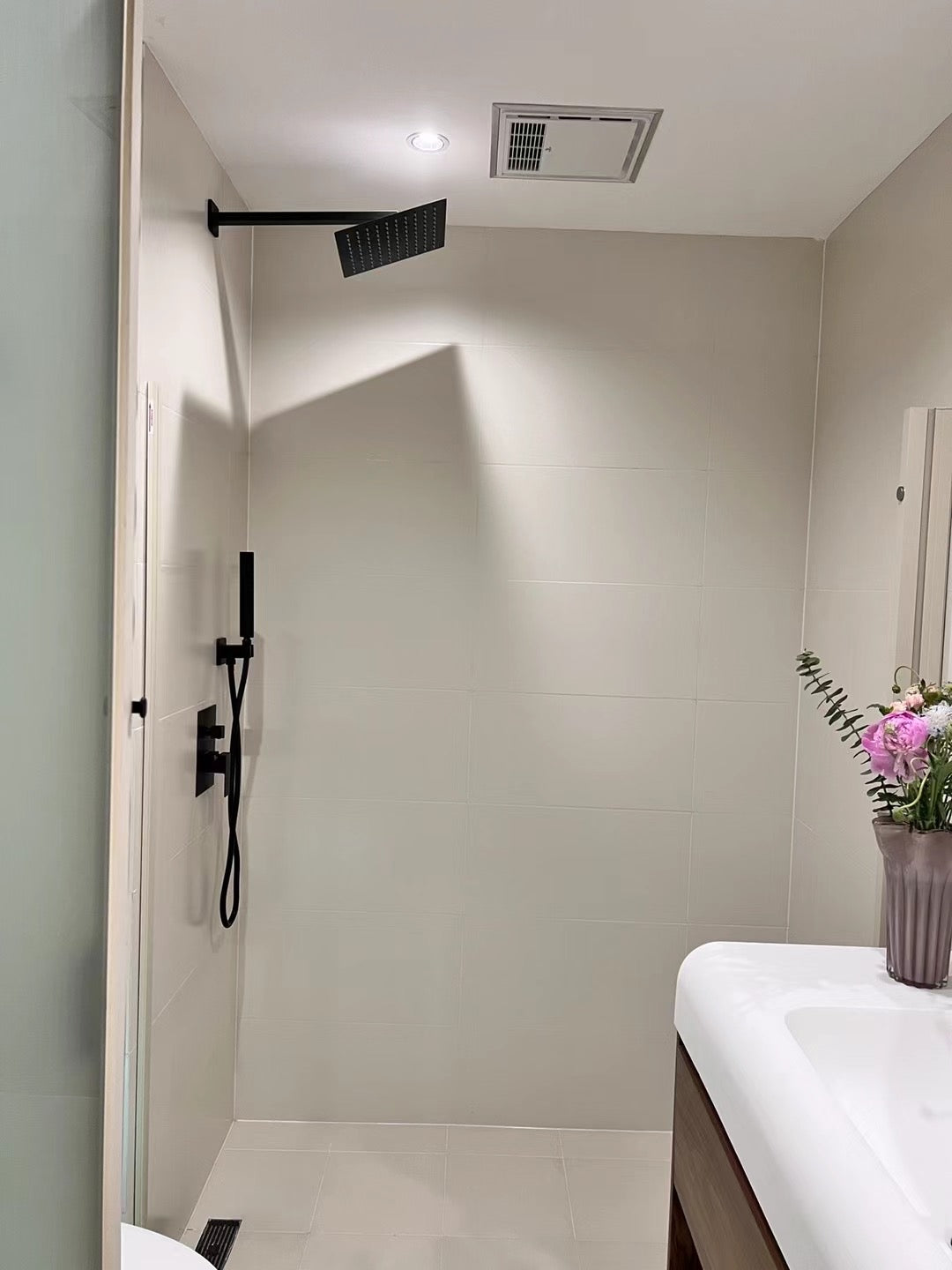 Modern 2br apt balcony / jiashan rd 鼎园2房
