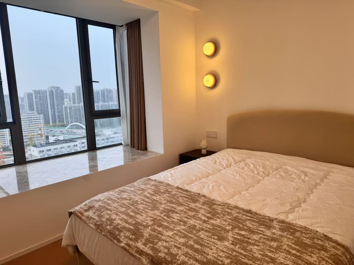Super 2br with nice view floor heating 卓悦居2房