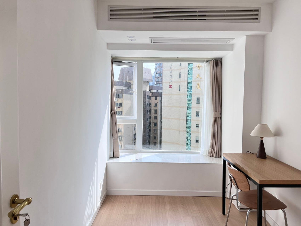 Newly 2br with balcony Jingan Temple 嘉园2房新装修阳台