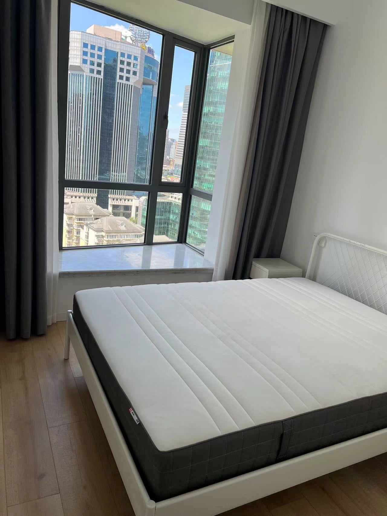 Modern 3br at top of city 中凯城市之光3房