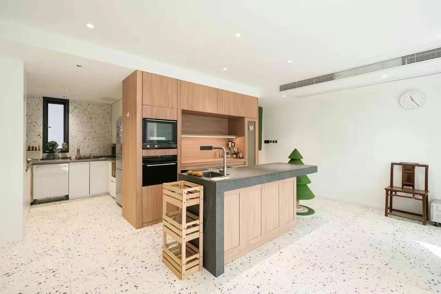 Beautiful 2br 2baths apt changle rd 皇家公寓2房