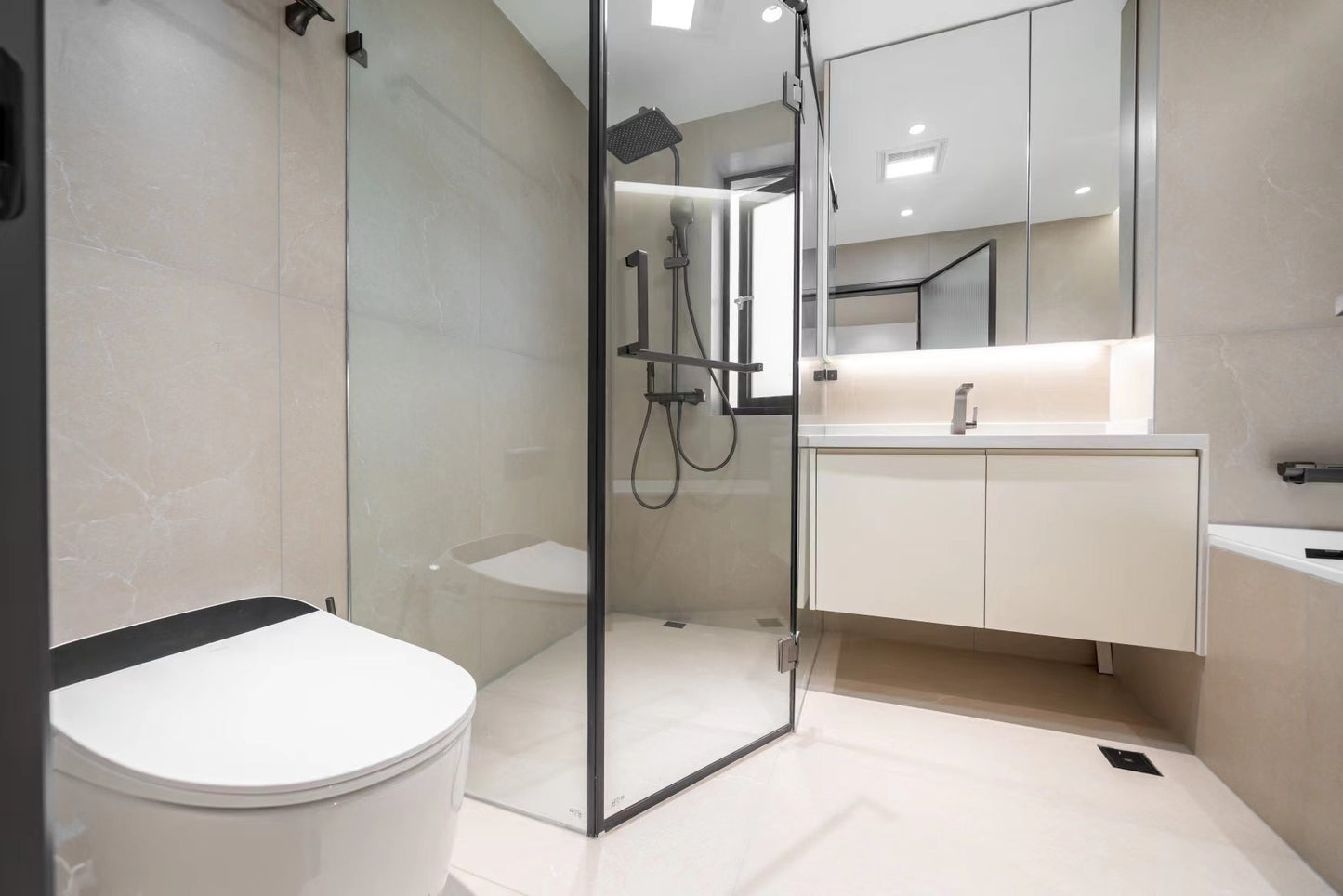 Modern 3br at jiaotong university 淮海花园3房