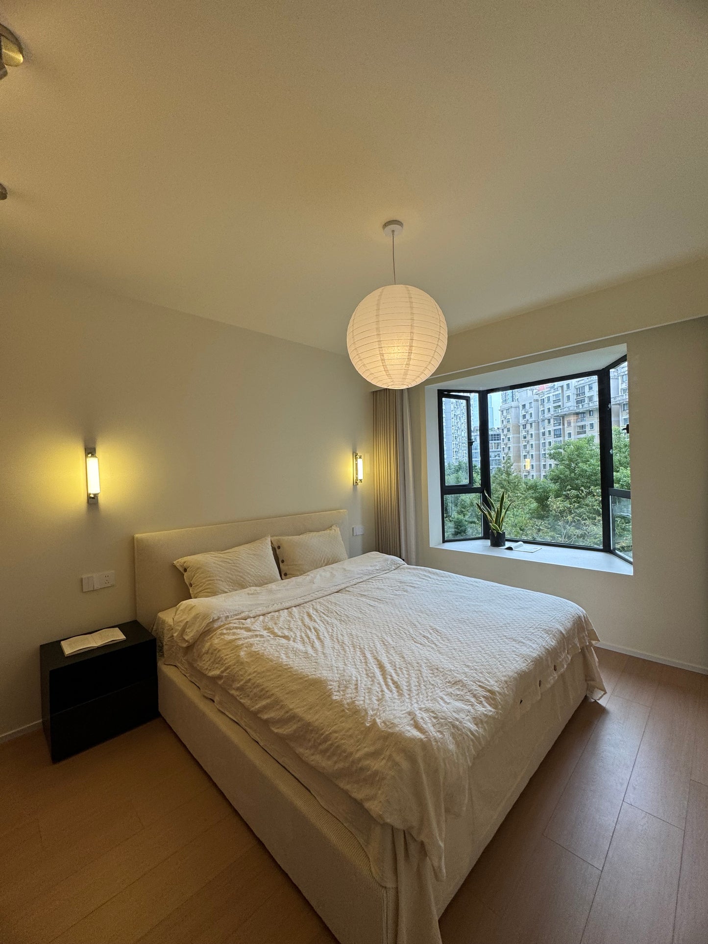 Newly 2br+ study at Jingan 静安河滨花园2+1房
