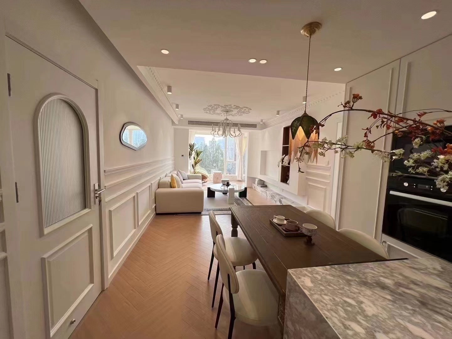 Modern 2br apt at jiangsu rd sta. 静安城2房地暖