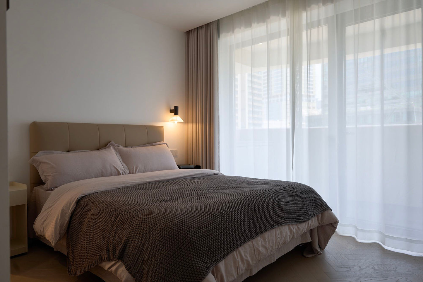 Newly 3br apt at west nanjing rd 嘉发大厦3房