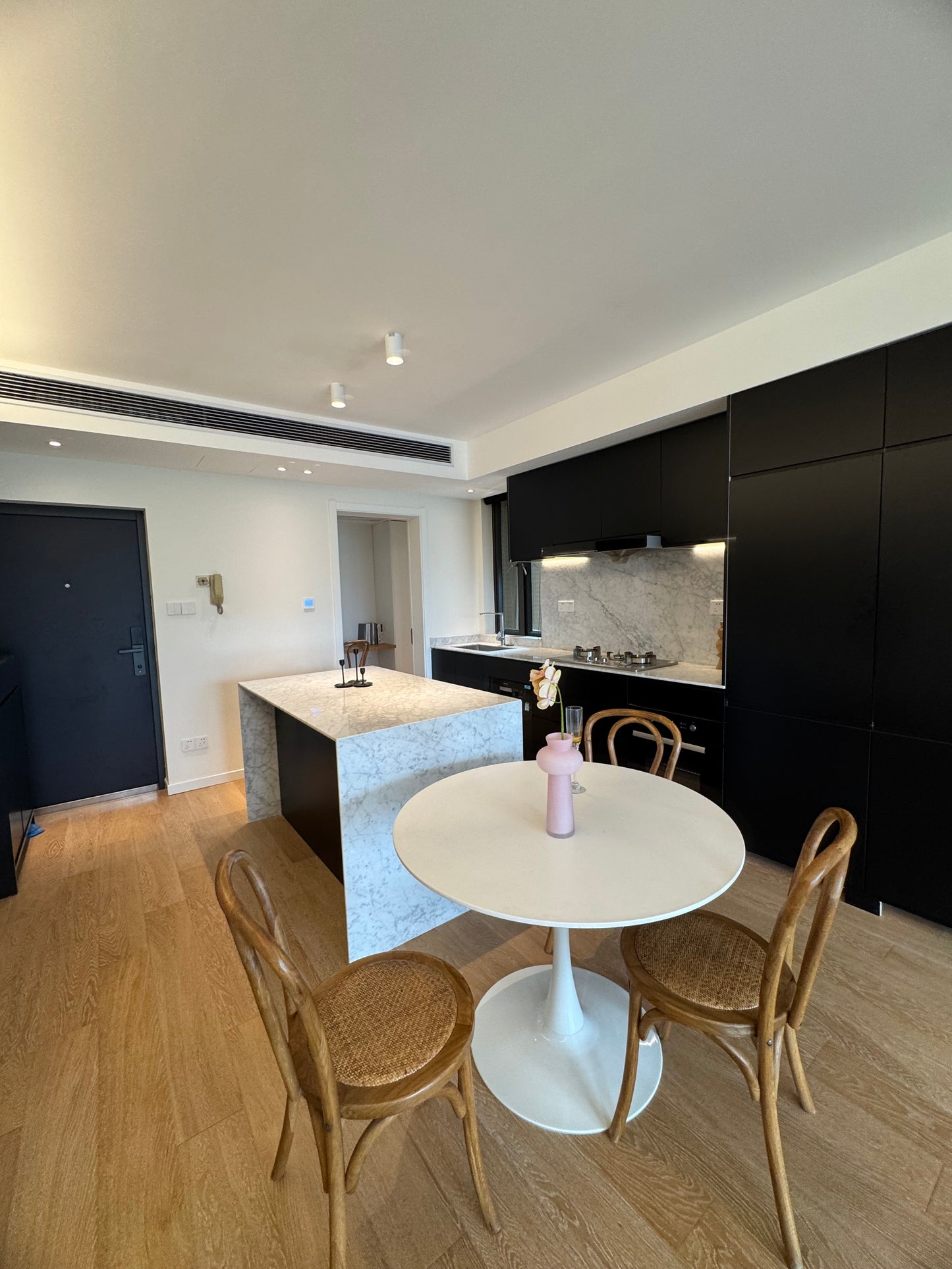 Nice 3br + study at la doll 国际丽都3+1房公寓