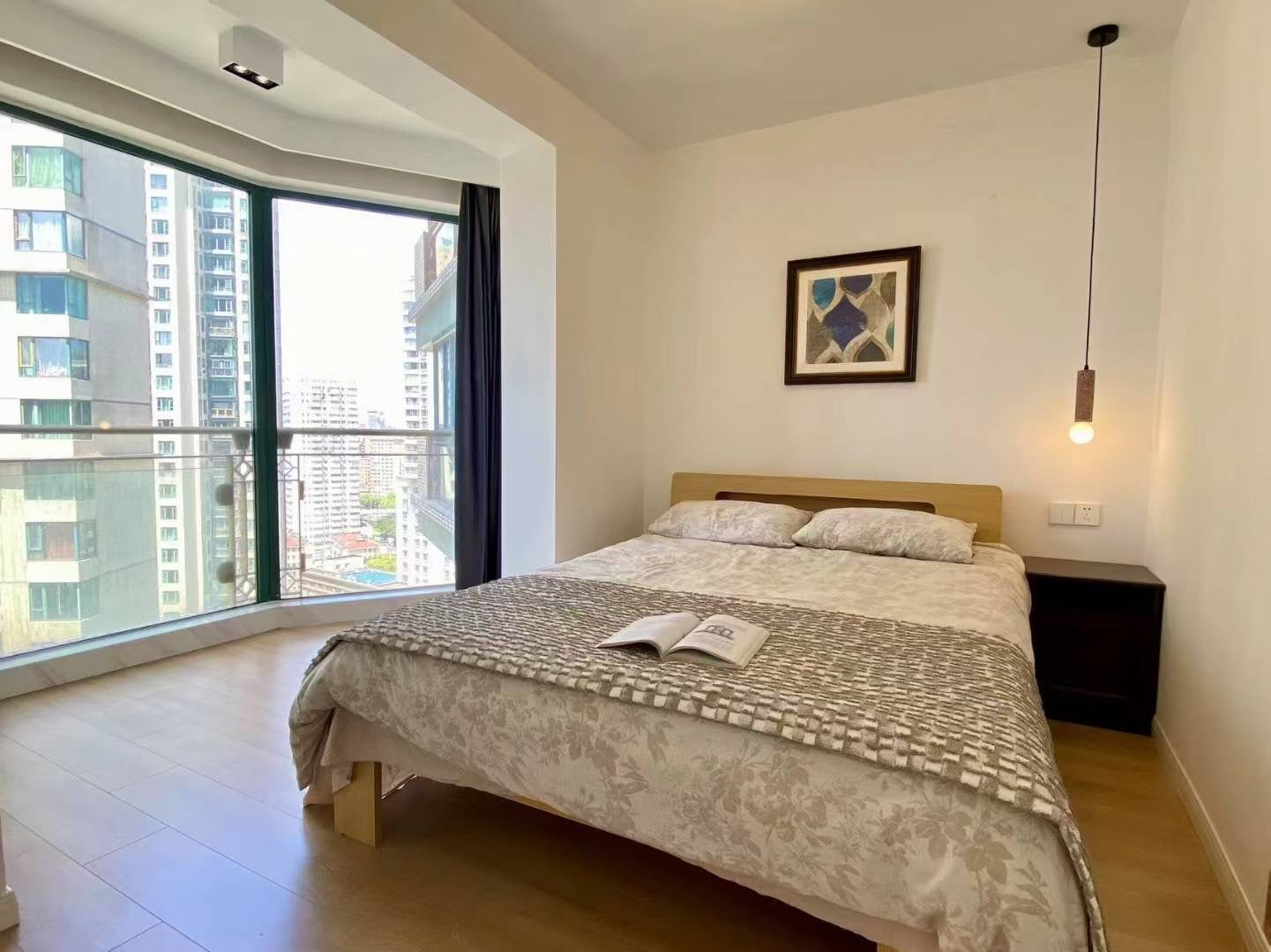 modern 1br apt at xujiahui 东方曼哈顿1房