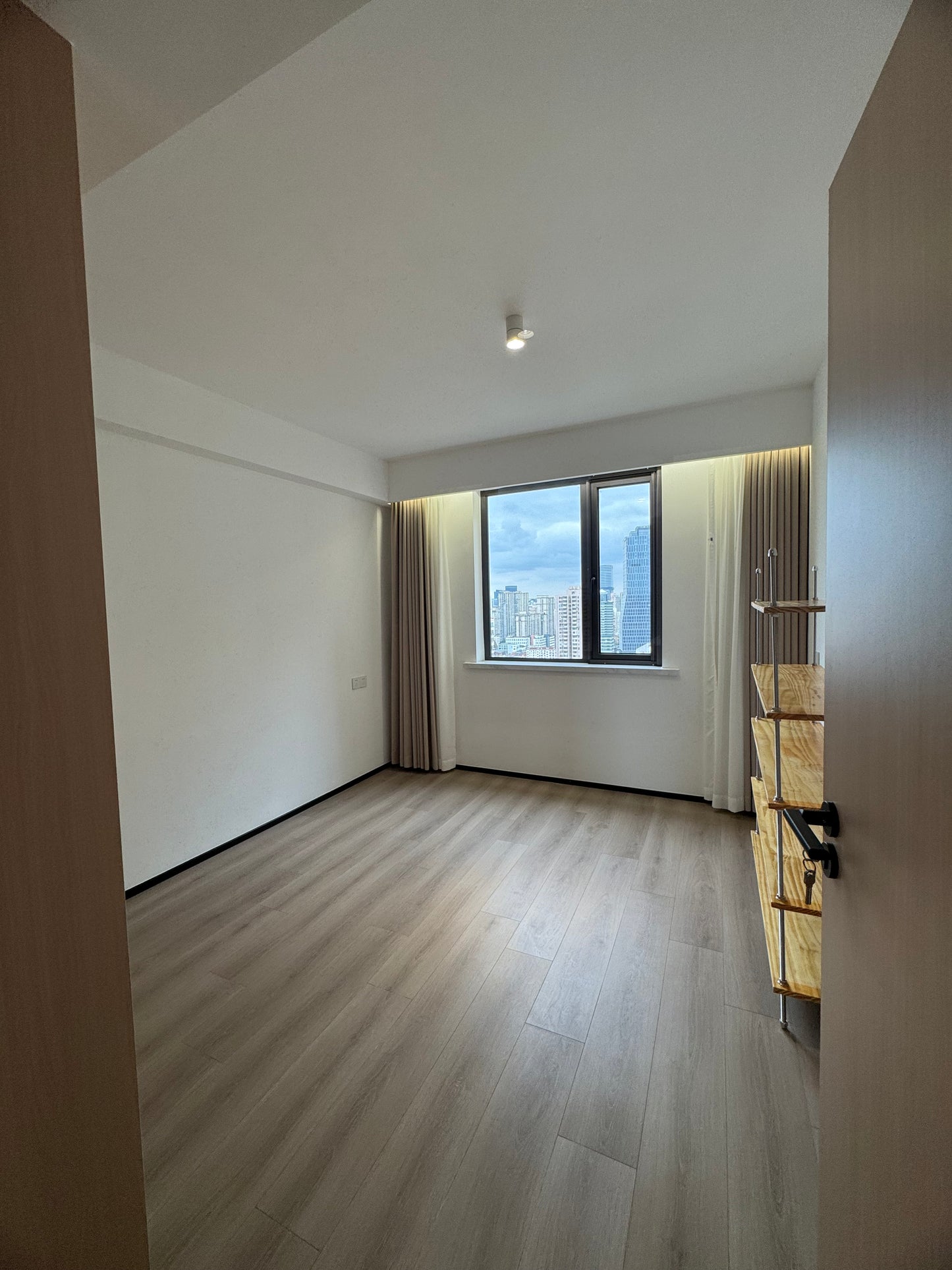 Newly 3br apt with nice view at wuding rd 翰林府邸新装修3房