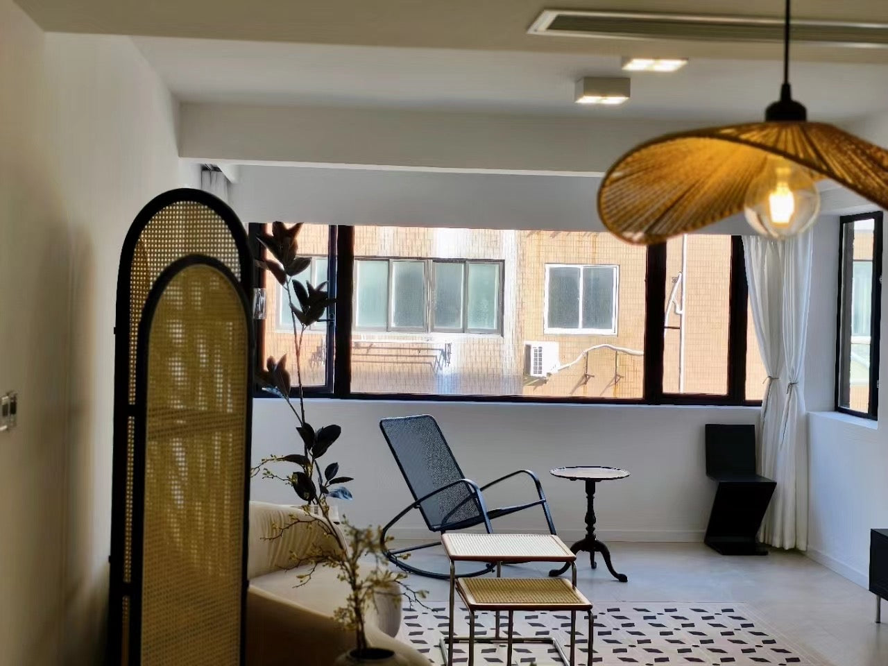 Nice 2br at near metro loushanguan rd 天山商厦漂亮2房