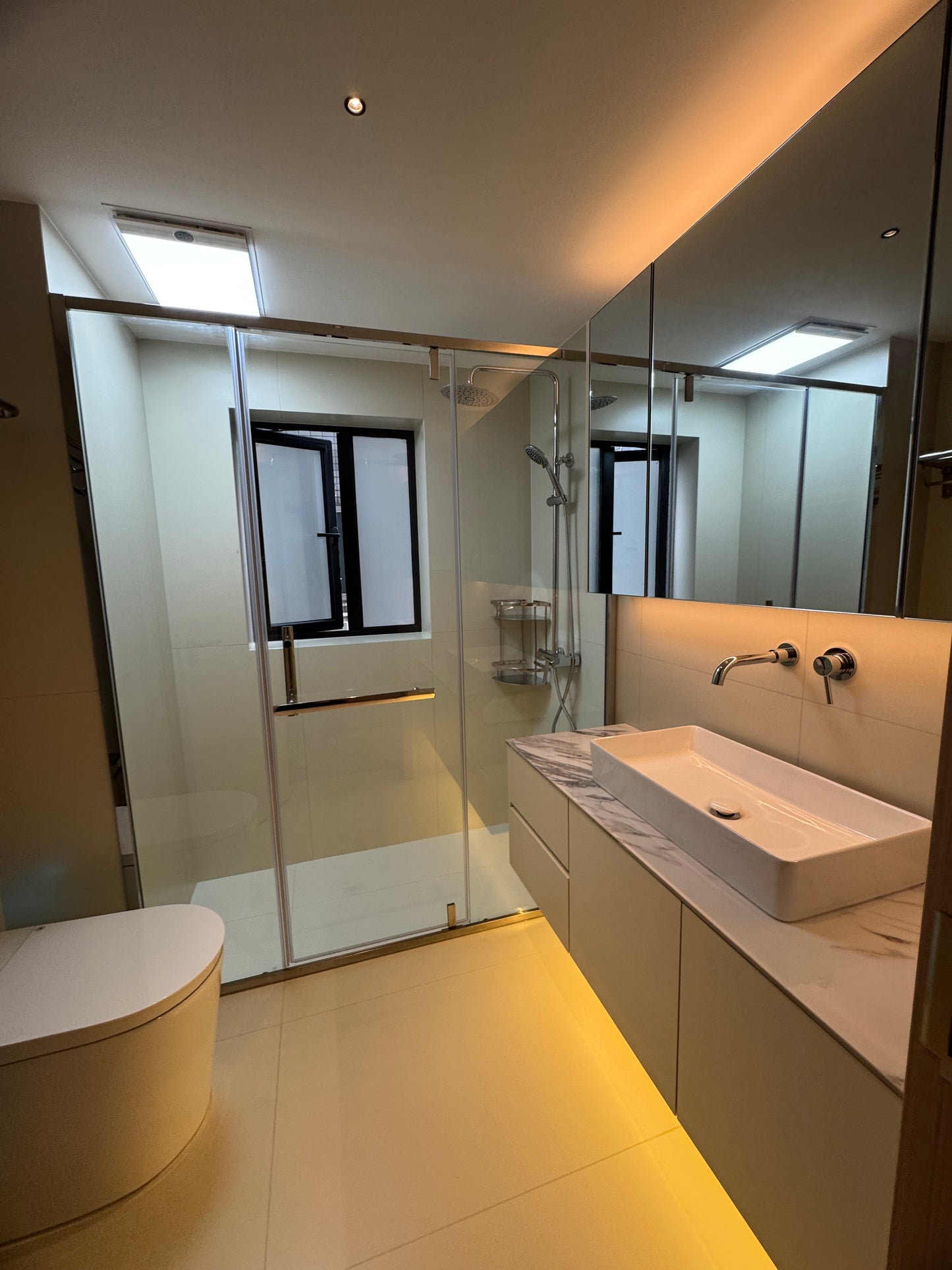 Newly 2br+ study at Jingan 静安河滨花园2+1房