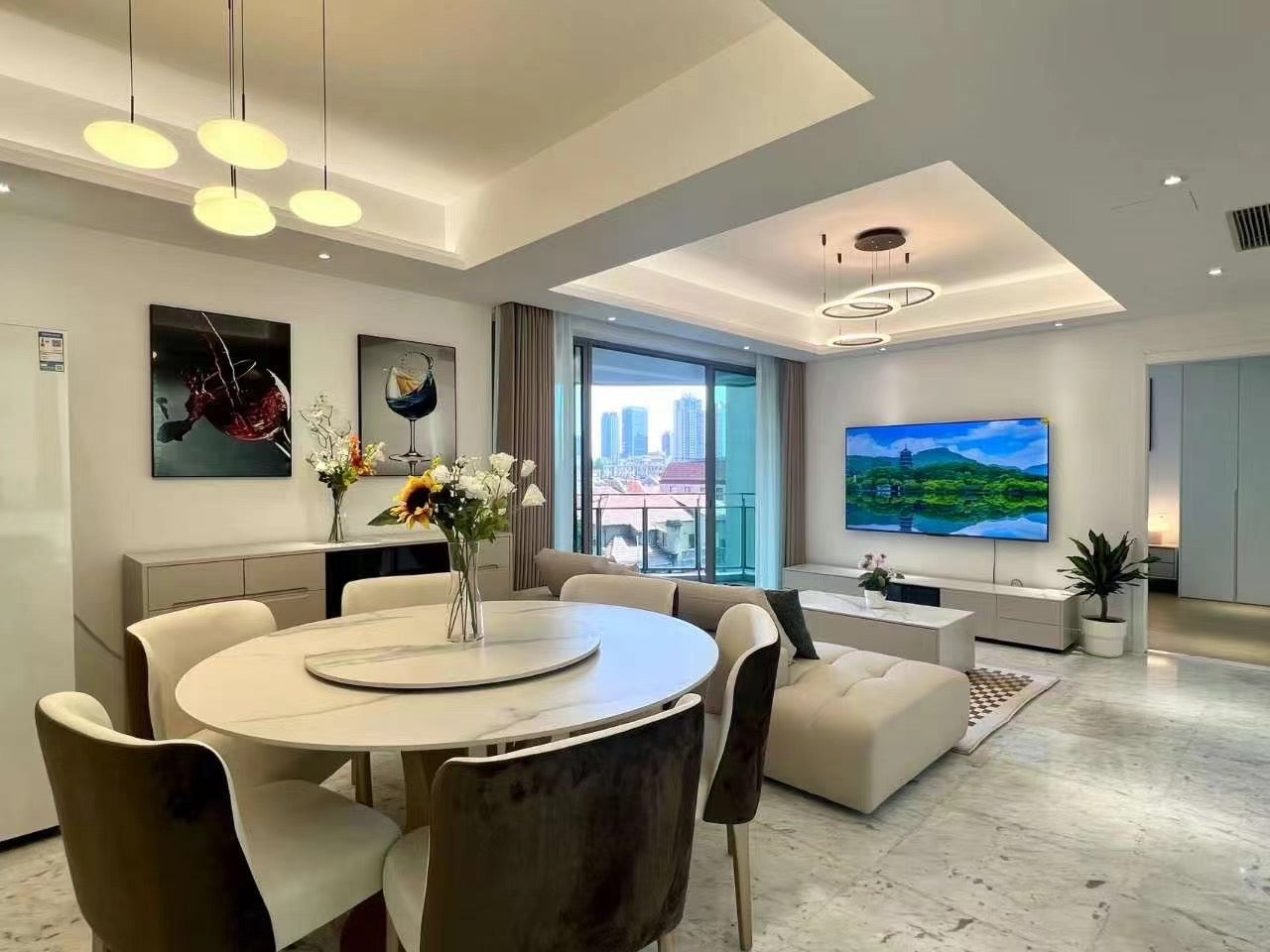 Modern 2br apt with balcony in jingan four seasons 静安四季2房带阳台