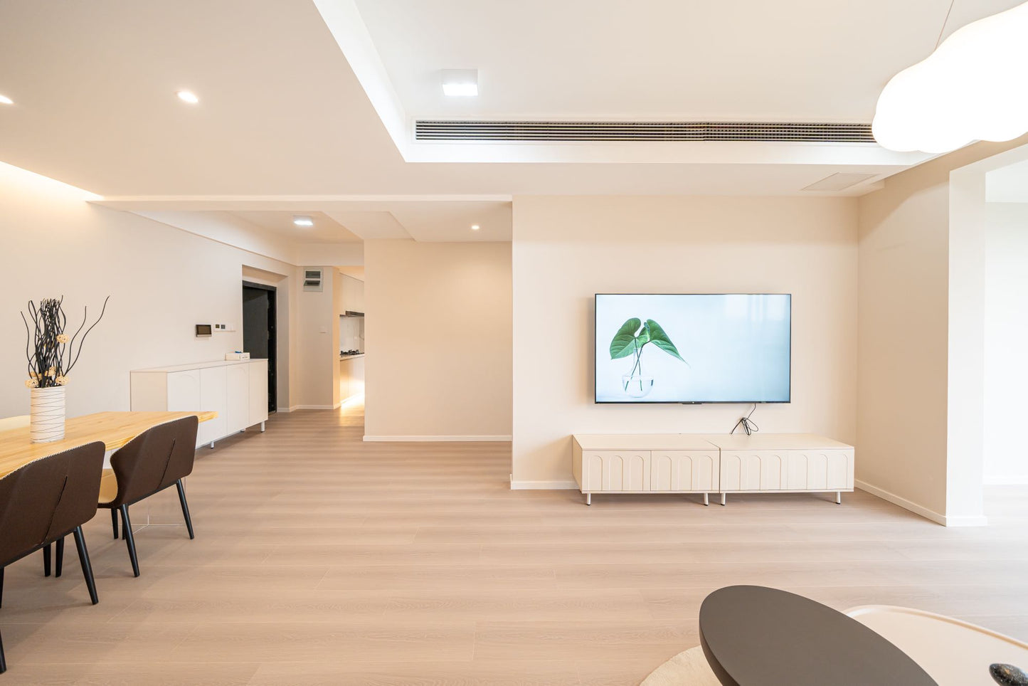 Nice 2br 2baths apt at tianshan oasis riviera 天山河畔2房