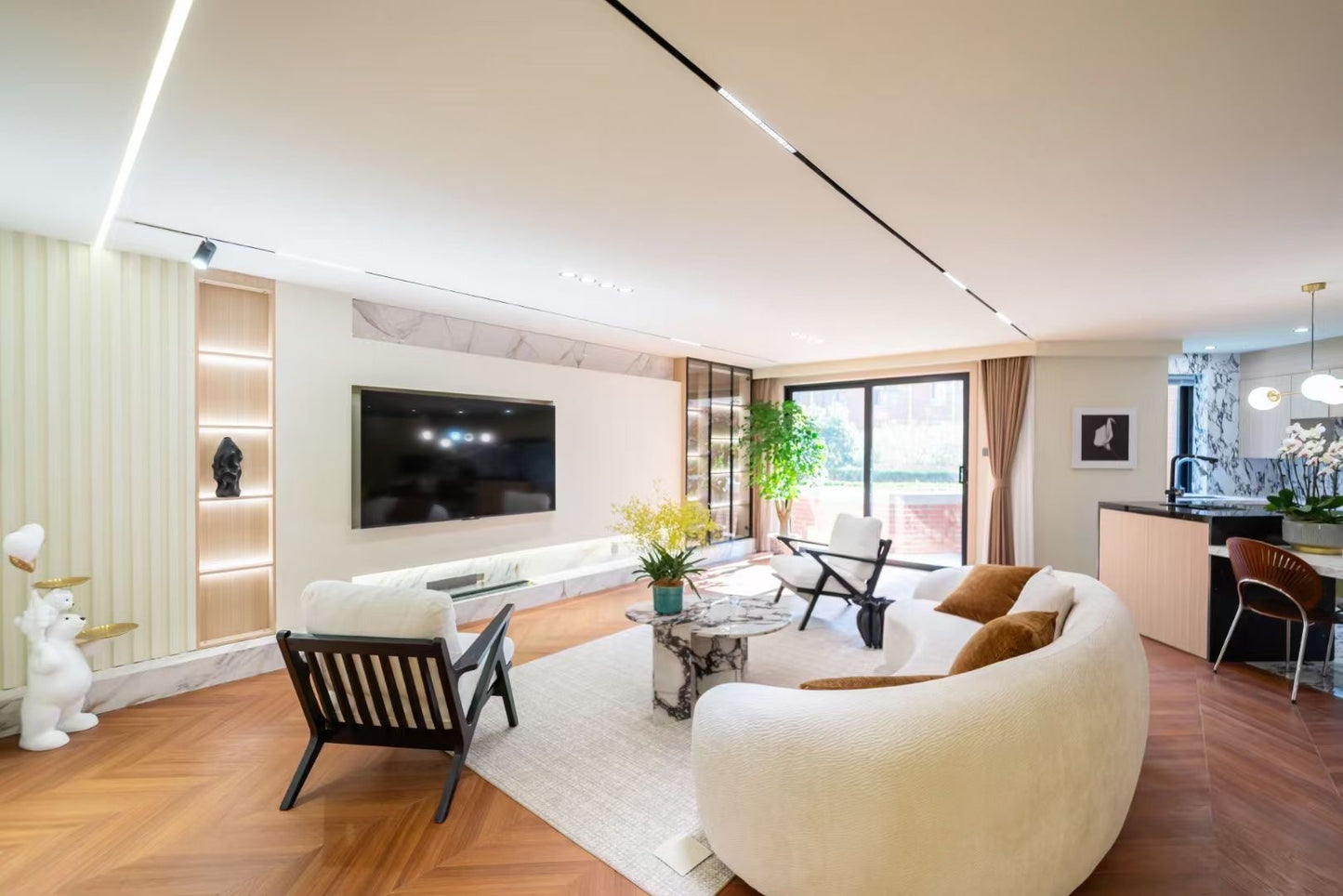 Spacious 3br with balcony 梧桐花园3房带阳台