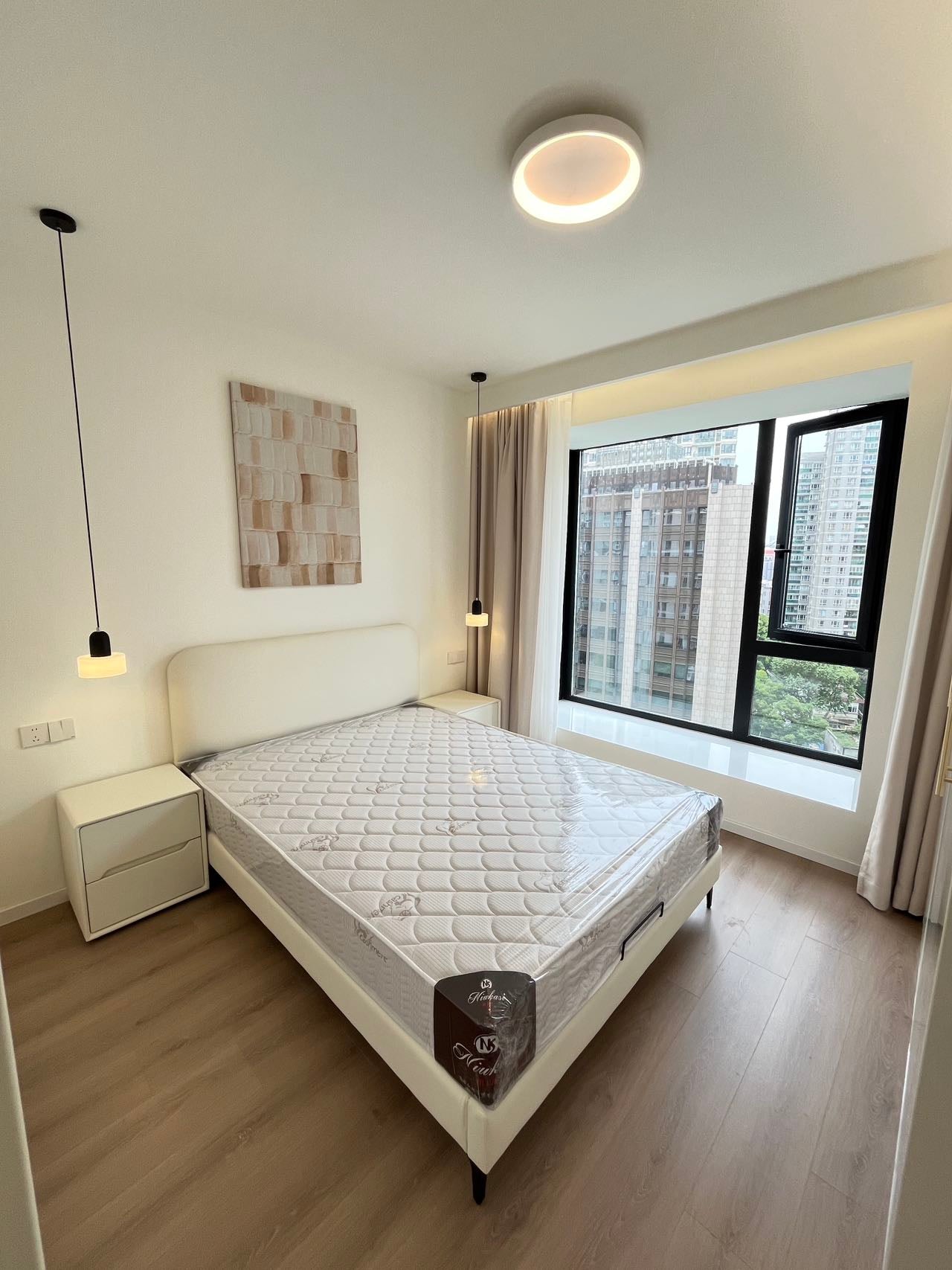 modern 3br 2baths apt at Xujiahui 福源汇居3房