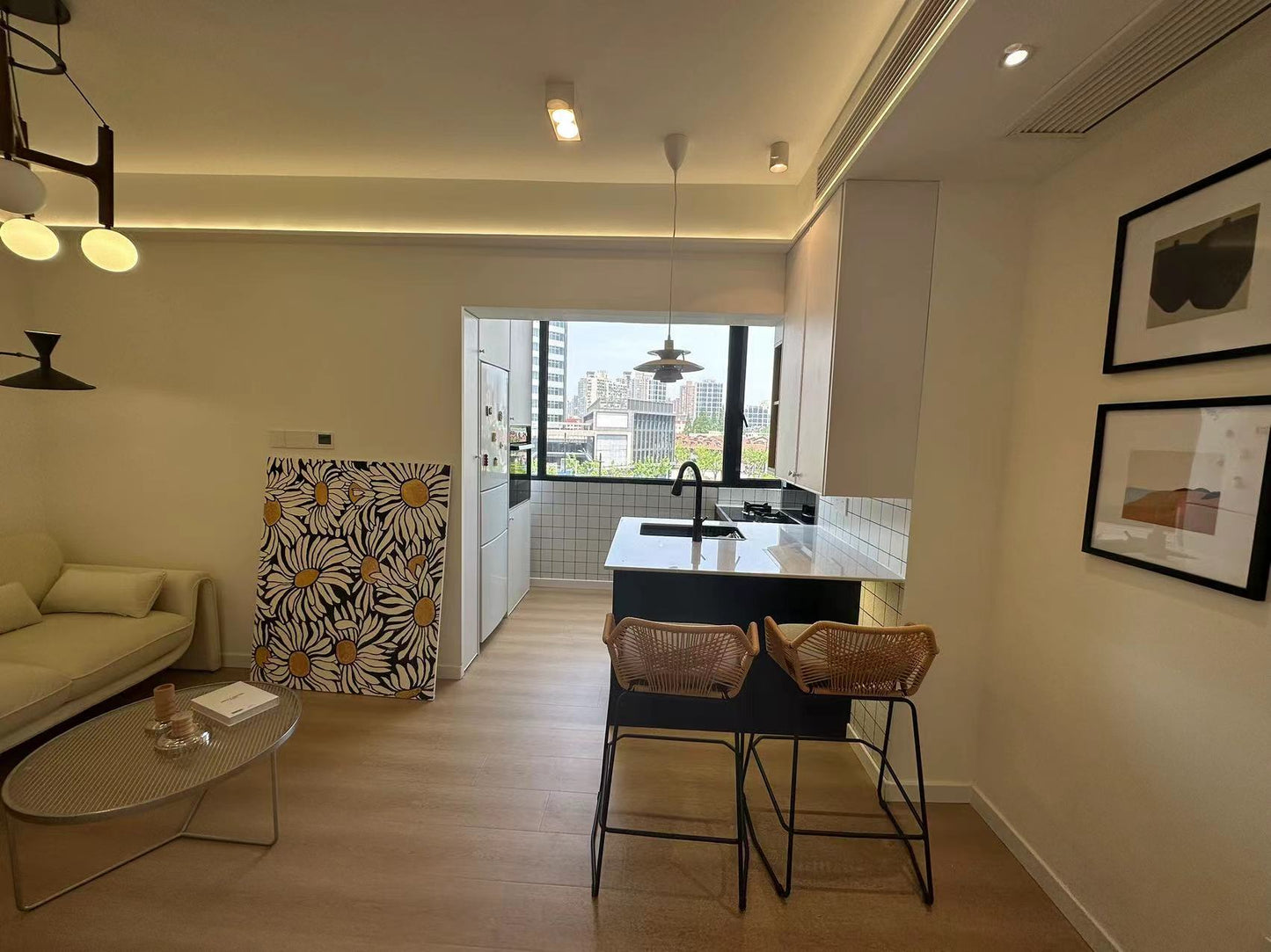 Beautiful 1br apt , floor heating / west nanjing rd 达安城1房
