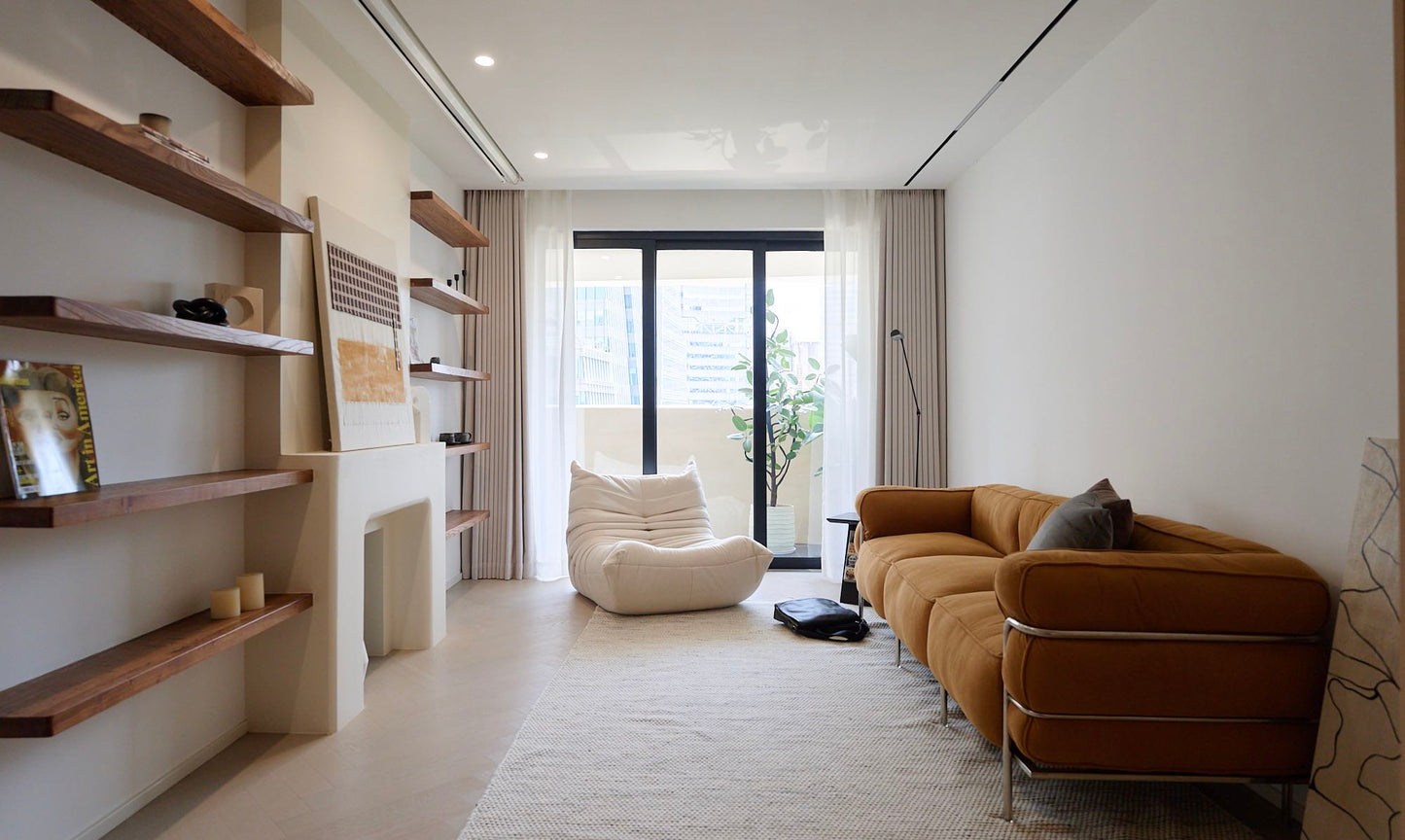 Newly 3br apt at west nanjing rd 嘉发大厦3房