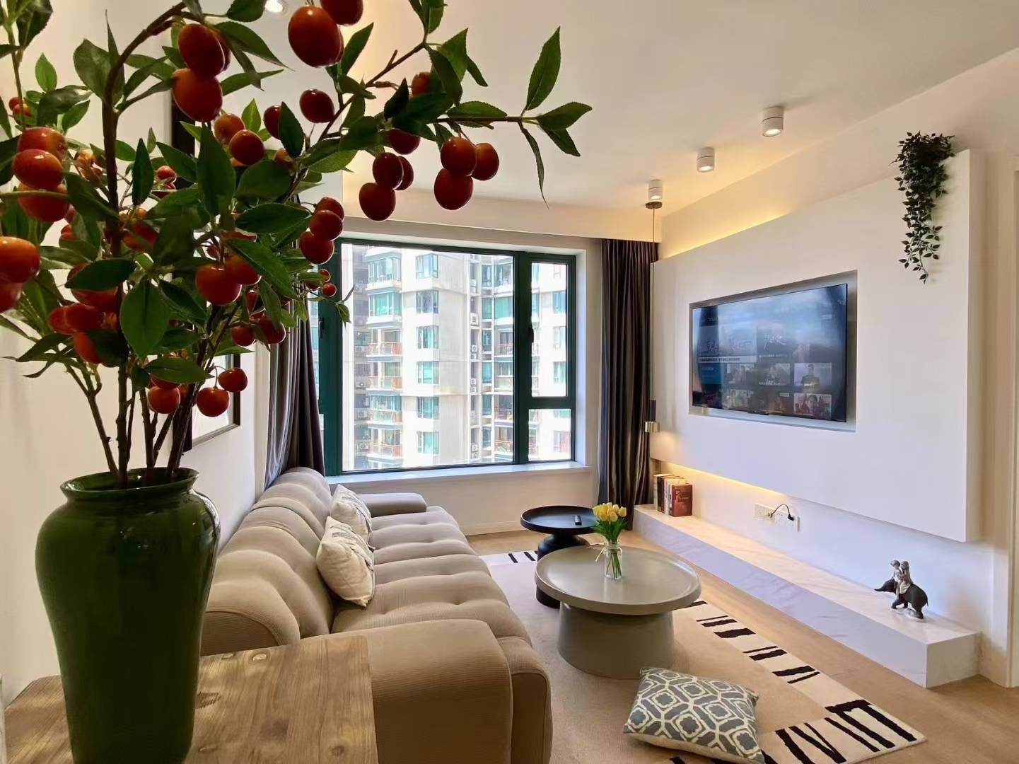 modern 1br apt at xujiahui 东方曼哈顿1房