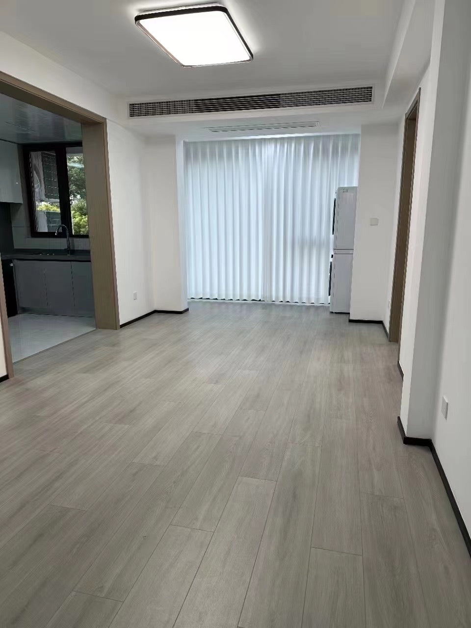 Spacious 4br 200sqm at Gubei 黄金城道4房200平米
