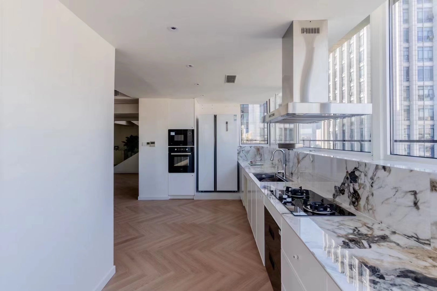 Spaciouse 5+1br with 100sqm roof terrace 虹桥府邸5+1房带100平米露台