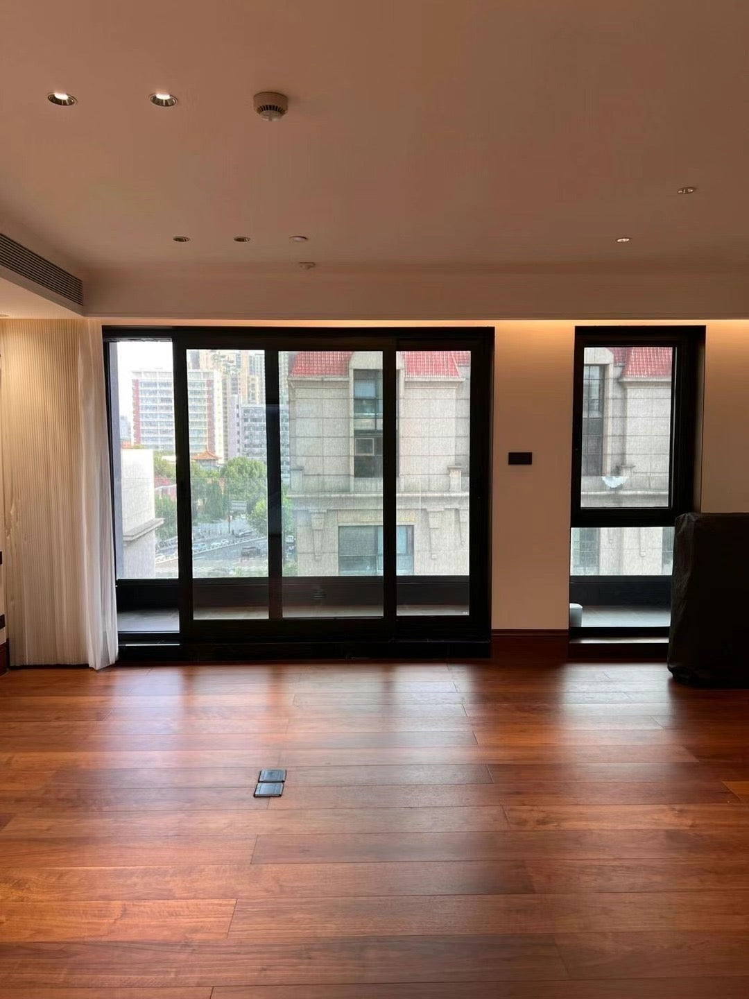 Luxury 1br at south wulumuqi rd 乌南398大1房