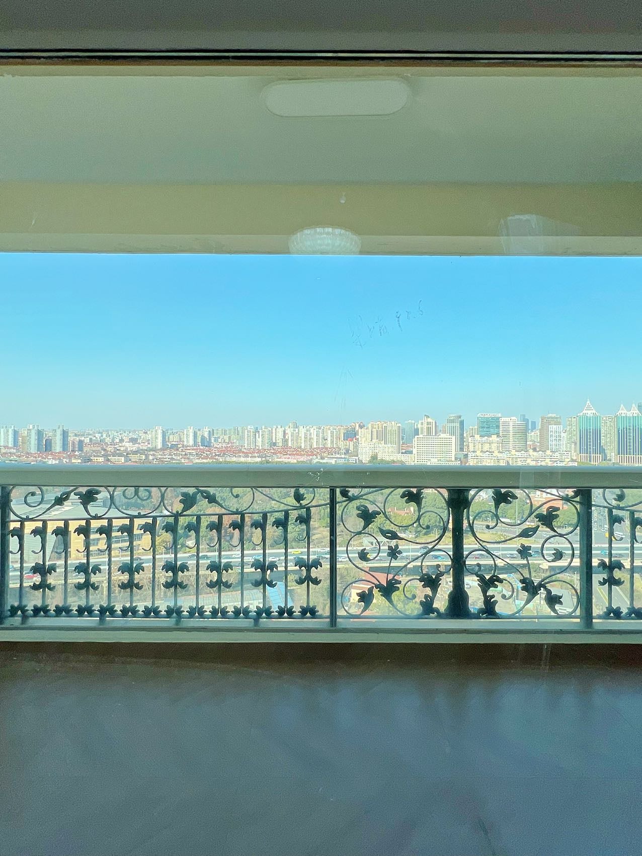 Spacious 3br + study apt 260sqm in Gubei 伦敦广场3+1房