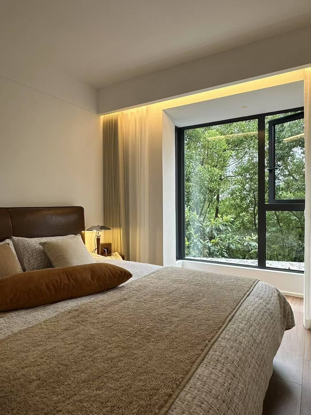 Newly 2br beside Suzhou river 中远两湾城2房