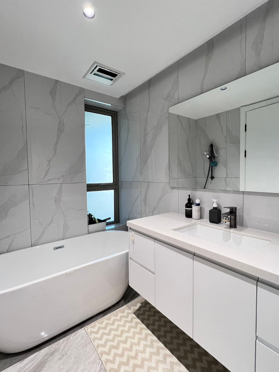 Modern 2br 2bath at 8 park Avenue 静安豪景2房