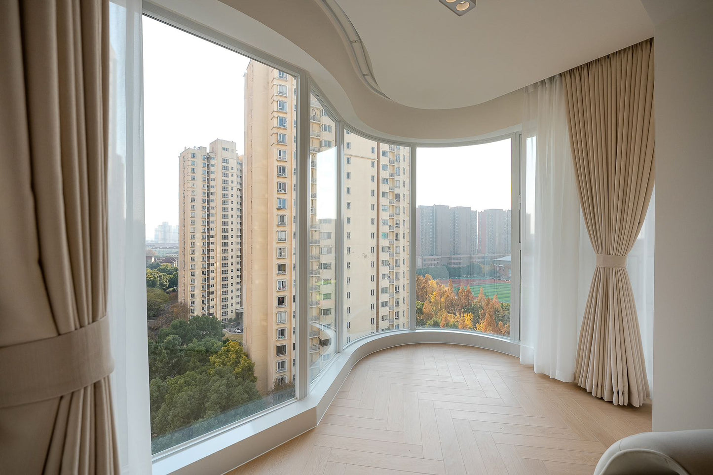 Modern 2br 2baths apt at tianshan oasis riviera 天山河畔2房