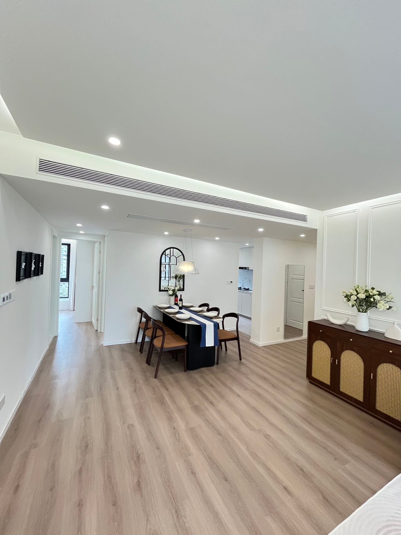 modern 3br 2baths apt at Xujiahui 福源汇居3房