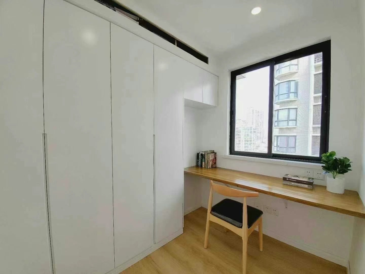 Modern 2br with study apt balcony 达安锦园2+1房带阳台