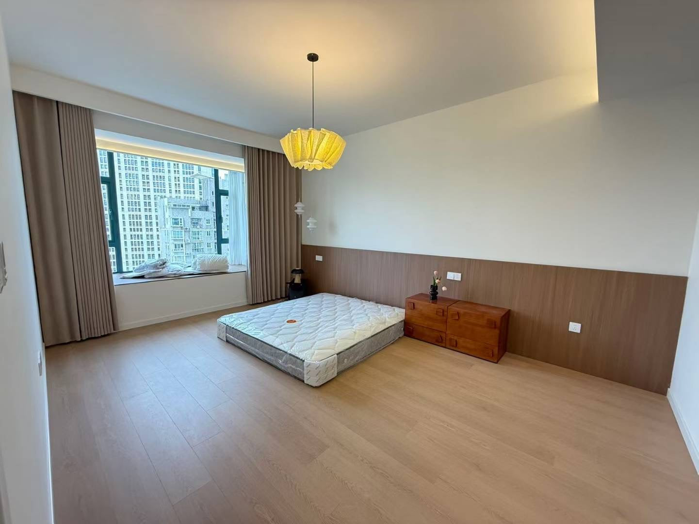 Spacious 3br 170sqm at Lujiazui 家化滨江苑3房