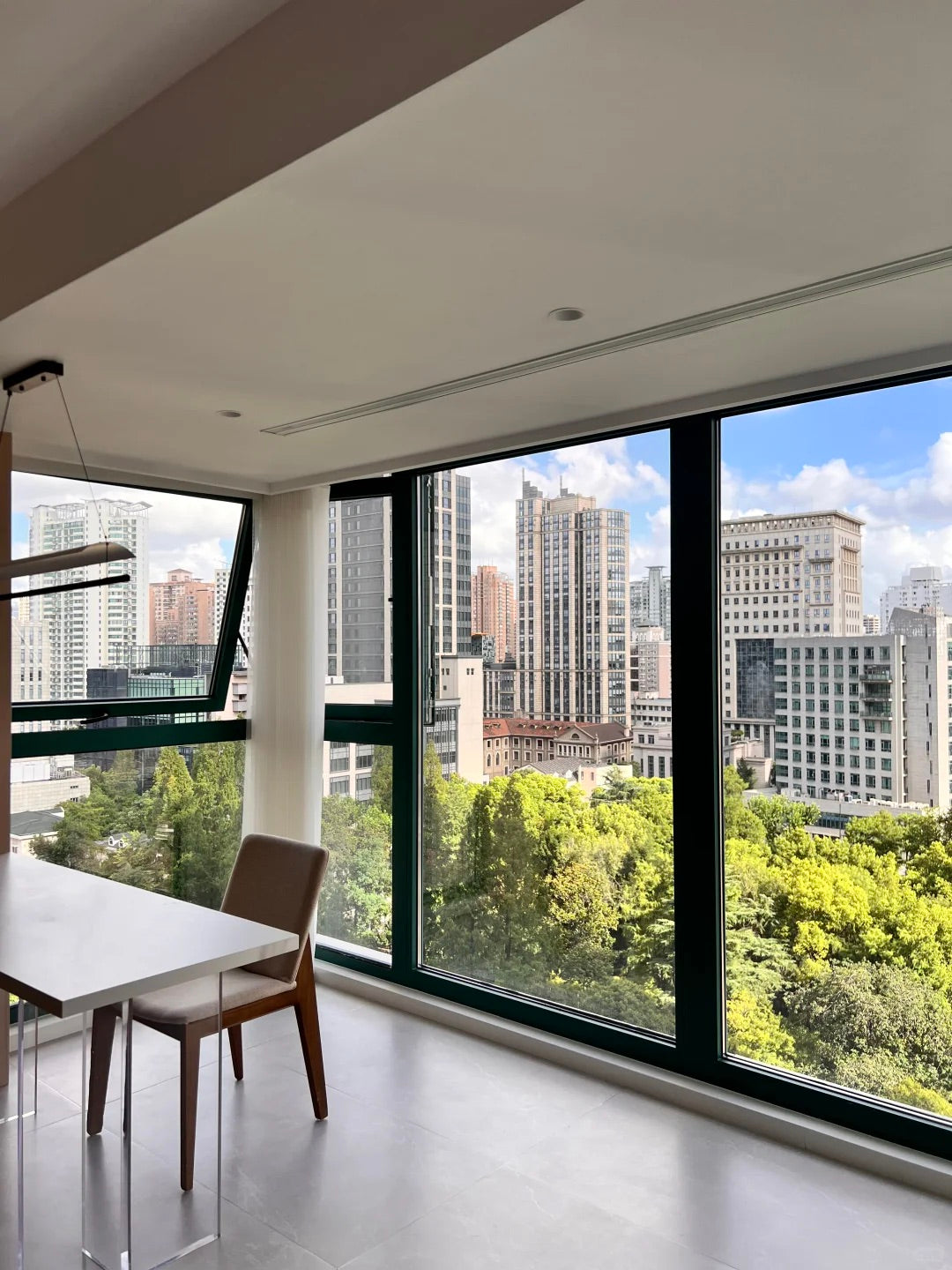 modern 3br 2baths apt at xujiahui 东方曼哈顿3房