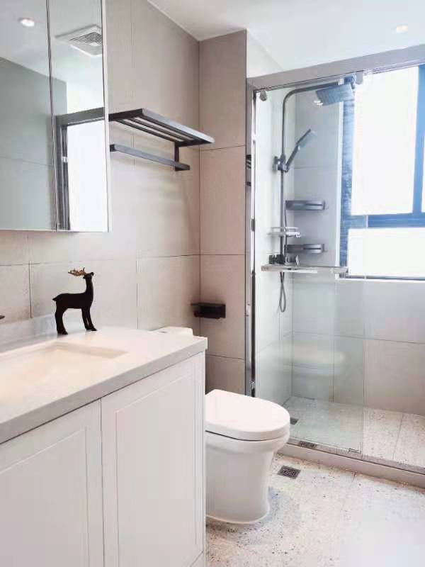 Modern 3br with balcony / Zhongshan park 城宁花苑3房