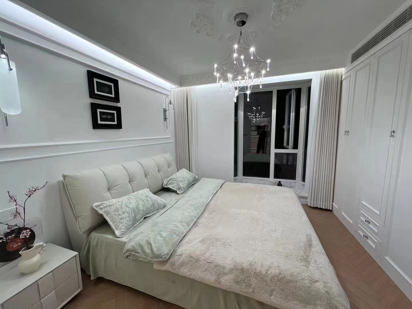 Modern 2br apt at jiangsu rd sta. 静安城2房地暖