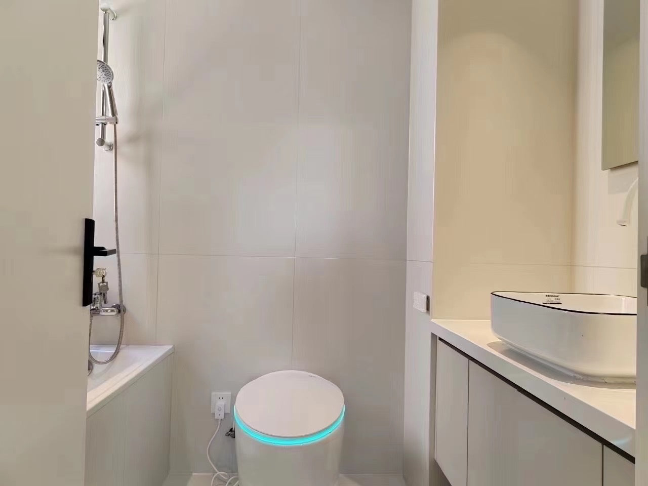 Modern 2+1br with floor heating / hanzhong rd 嘉里不夜城2+1房