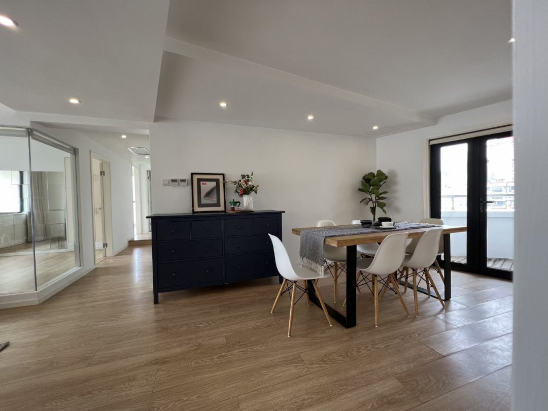 Modern 3br apt with balcony 交通大学3房带露台
