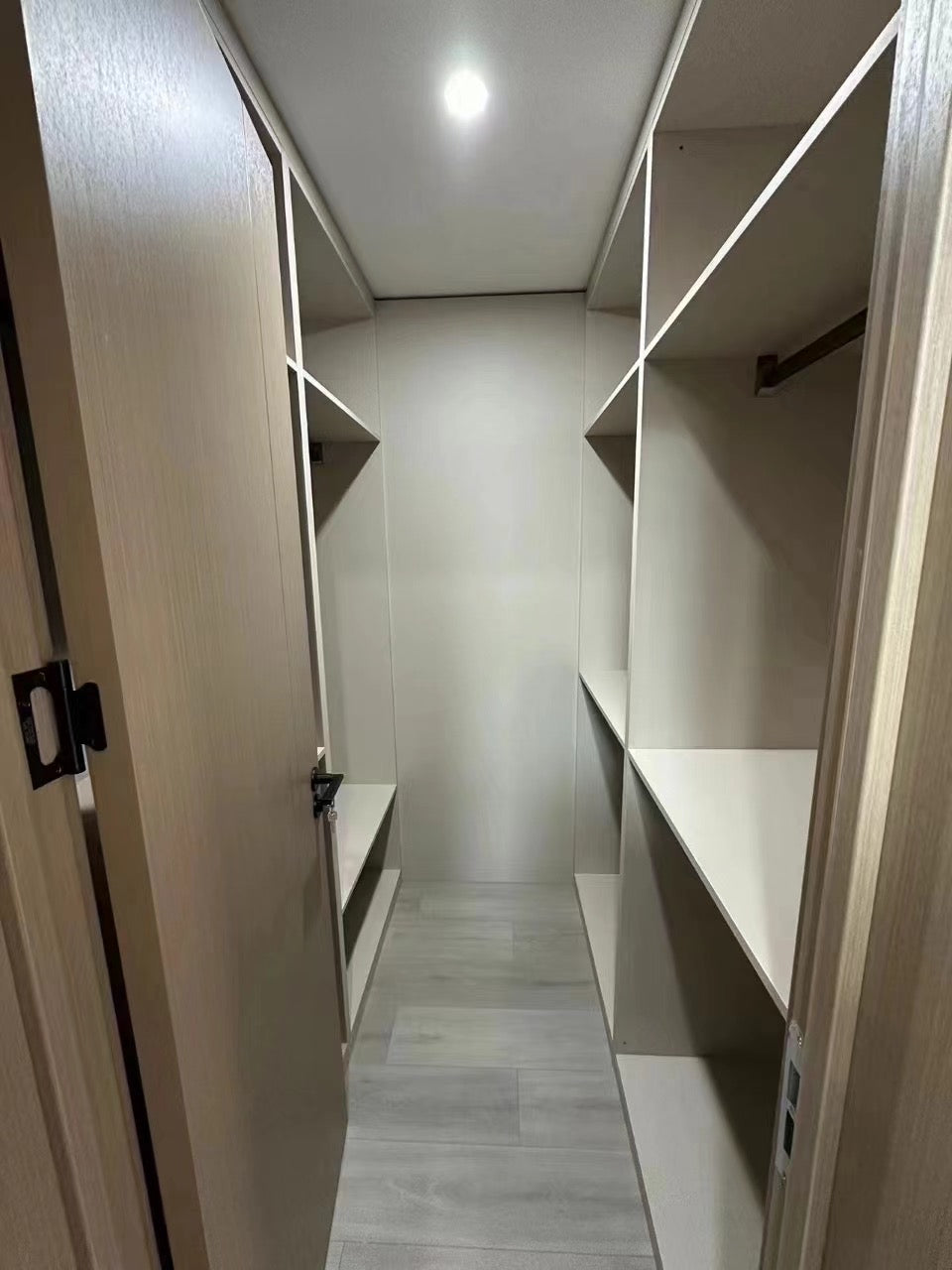 Spacious 4br 200sqm at Gubei 黄金城道4房200平米