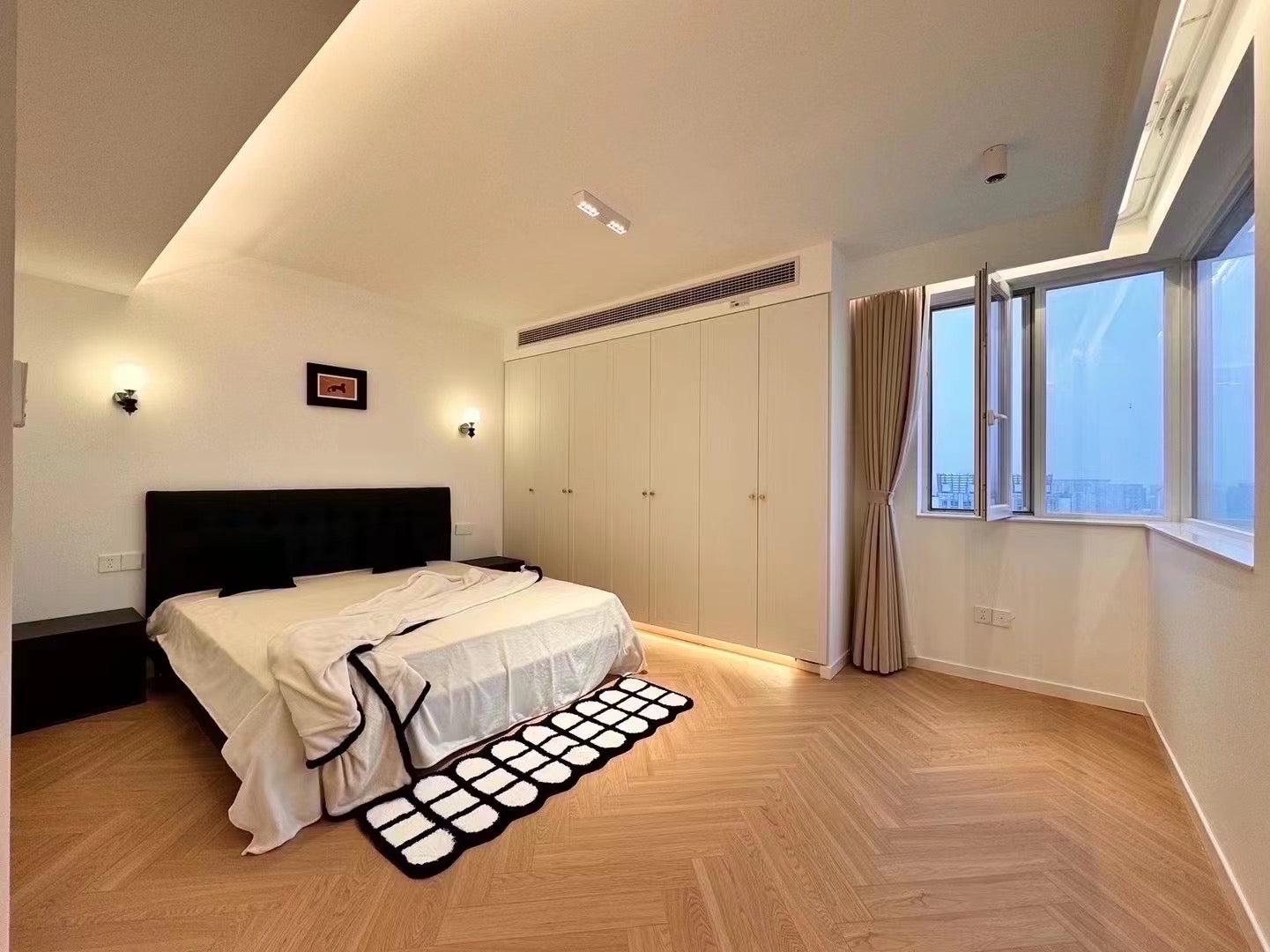 Modern 3br at Zhongshan park 兆丰花园3房